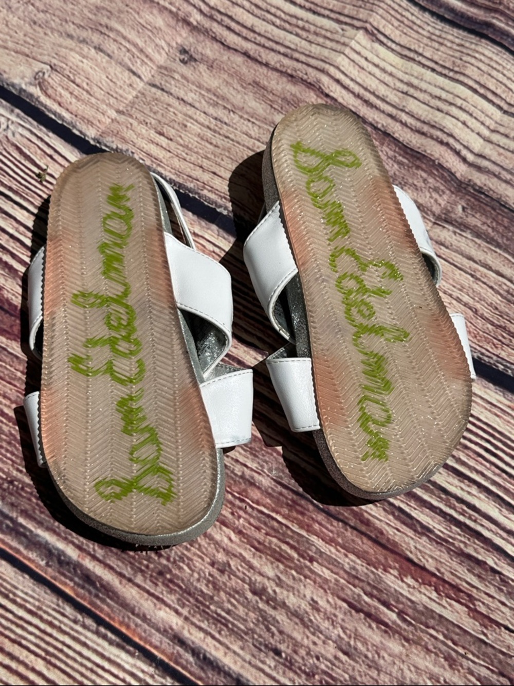 glam White Kids Sandals with Glitter Heart Accents - Picture 4 of 9